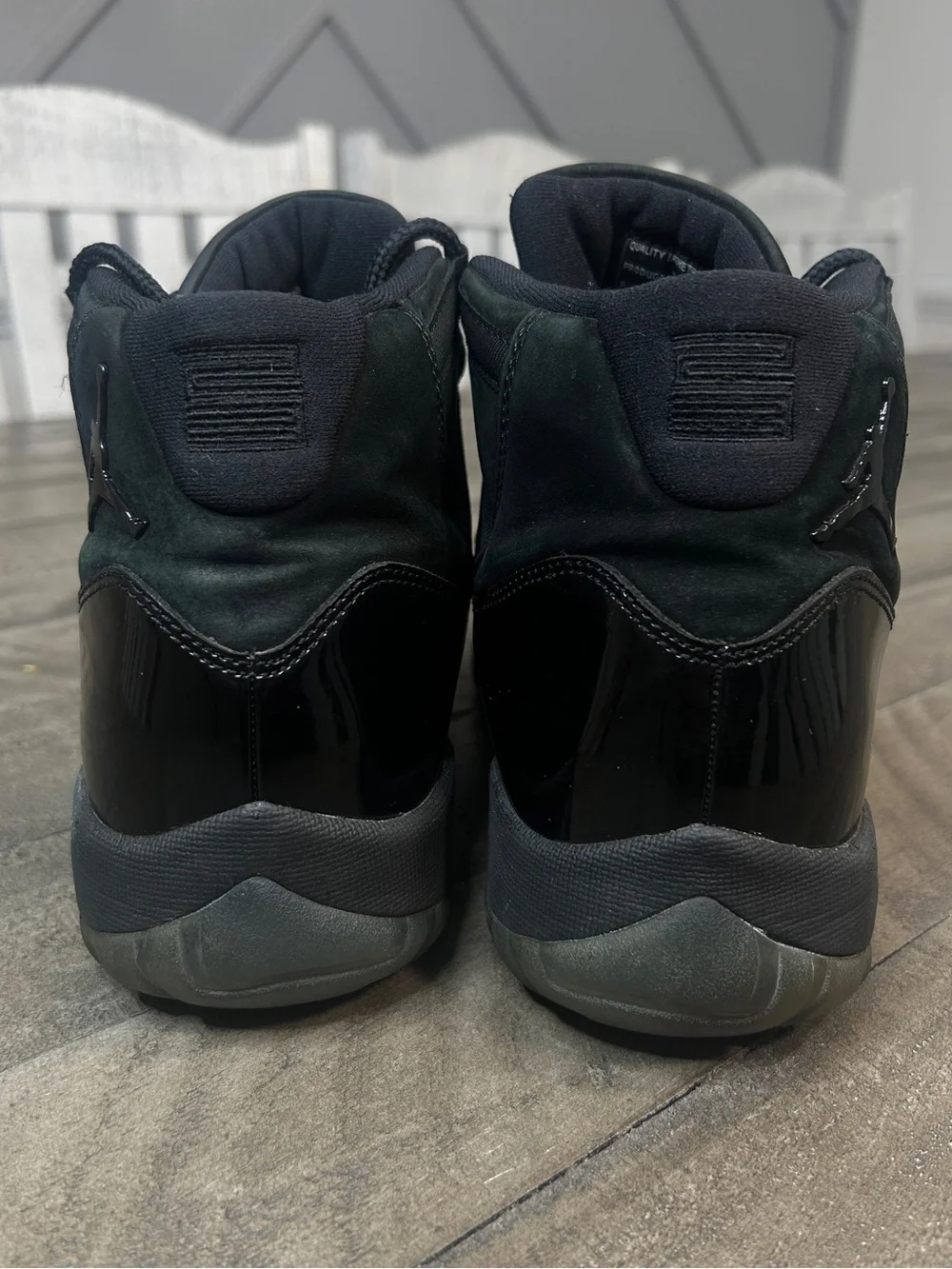 Nike Air Jordan 11 Retro Cap and Gown Black Size 11 Men’s Rare Dress Shoes